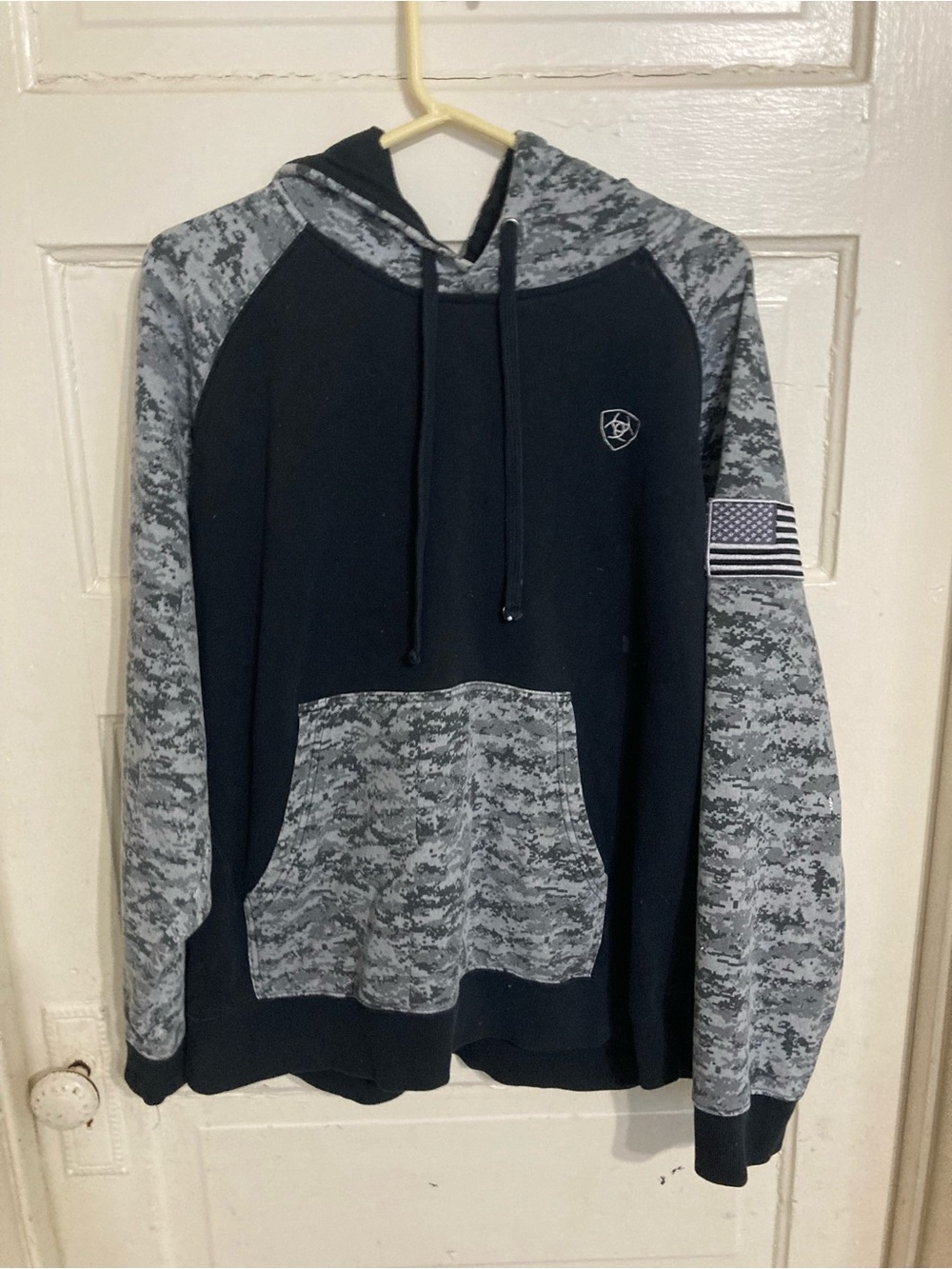 Ariat Men's Patriotic Black Hoodie with Gray Digital Camo Sleeves